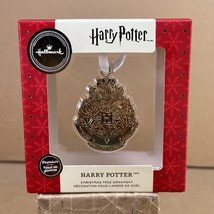 Hallmark Premium Christmas Tree Ornament 2019 Harry Potter Gold Hogwarts Crest - £22.32 GBP