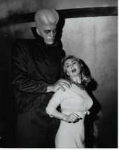 THE TWILIGHT ZONE  RICHARD KIEL   TO SERVE MAN  8X10 PHOTO - £7.96 GBP