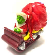 Dr Seuss How The Grinch Stole Christmas On Sleigh Plastic Ornament - $147.62 MXN