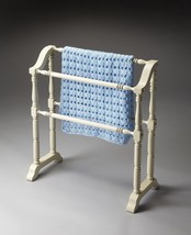 Vintage Cottage White Blanket Stand - $10,549.41 MXN