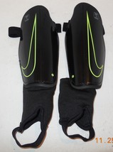 Nike Soccer Shin Guards Size Large 5'7" - 5'11" Black - £7.76 GBP