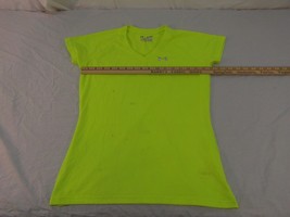 Adult Women&#39;s Under Armour Semi-Fitted Hear Gear Tennis Ball Green Top 3... - $10.52