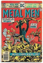 Metal Men #46 (1976) *DC Comics / Cover Artwork by Dick Giordano / Chemo* - $57.10 MXN
