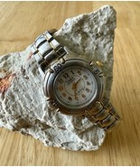 Vintage Timex Indiglo Womens Watch Gold 2 Tone Band, New Battery EUC - $43.41 CAD