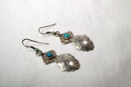 Vintage Sterling Silver Turquoise Shell Design Signed Earrings K434 - $48.51