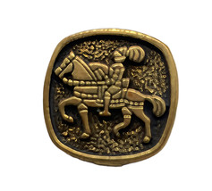 Vintage Gold tone Metal Knight &amp; Horse Metal Replacement Button .70&quot; - $3.95