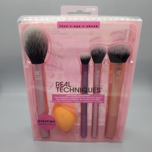 Real Techniques Everyday Essentials Brush Set - $18.35