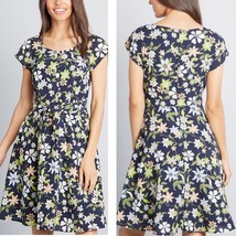 ModCloth “befits your brilliance” navy floral fit &amp; flare dress size medium - £26.54 GBP