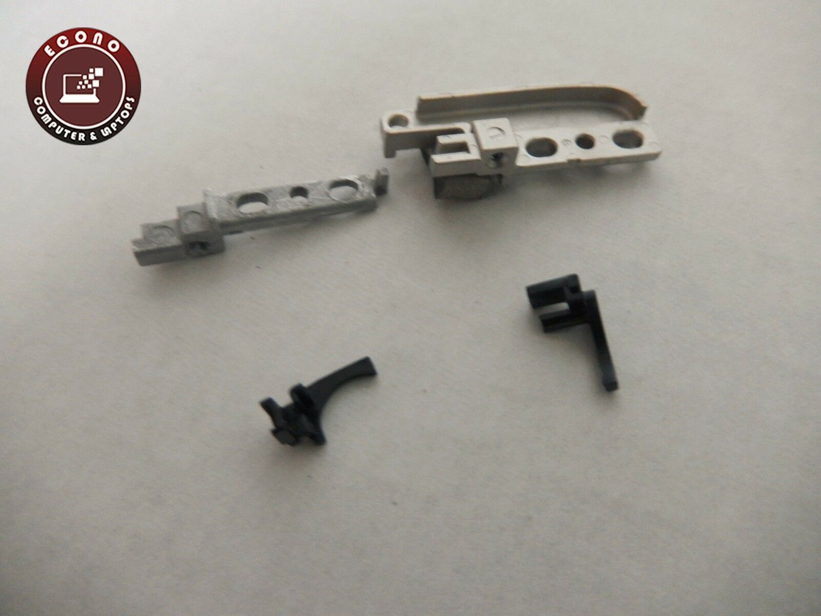 Apple MacBook A1181 MB404LL/B Bottom Hinges Mounting Brackets - $1.58