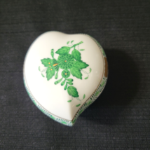 Vintage Herend Heart Shaped Trinket Box Chinese Bouquet Green Covered Gi... - €49,88 EUR