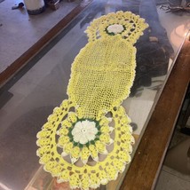Vintage crochet table scarf - £11.58 GBP