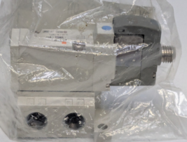 NEW SMC SYJ5140-5WOZ-01T 24V Solenoid Valve with Base - $1,266.42 MXN