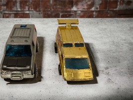 2 Hot Wheels Vans Baja Breaker Gray 1977 &amp; Spoiler Sport Gold 1976 Hong Kong - $35.86