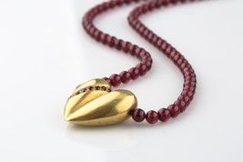 Kieselstein-Cord 18k Gold Heart Necklace w/ Ruby &amp; Sapphire on Garnet Strand - £5,941.12 GBP