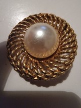 Flower Openwork Pearl Center Huge Vintage Gold Brooch Pin Pinback Jewelry  - £23.40 GBP