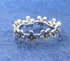 925 Sterling Silver Dazzling Daisy Ring with Clear Zirconia For Women - £15.71 GBP