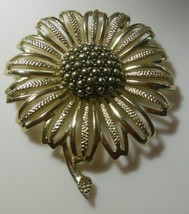 Vintage SARAH COVENTRY Large Gold-tone Textured Filigree Flower Brooch - £14.08 GBP