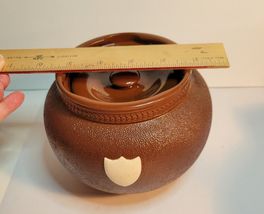 Balls's The Alma Mater Tobacco Jar Cambridge, England image 8