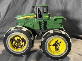John Deere Monster Treads Tractor Toy TOMY 2022 Oversized Tires Green - $257.90 MXN