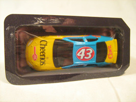 1:64 Scale HOT WHEELS Racing #43 John Andretti CHEERIOS (Cereal prize) [... - $7.17