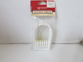 Lemax 84201 Wooden Arbor Accessory Hearthside Village New L137 - £6.87 GBP