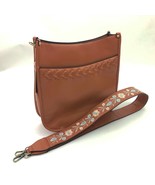 Jen &amp; Co Pippa Brown Vegan Leather Stitch Accented Crossbody Bag - $869.64 MXN