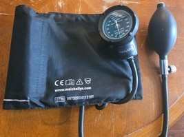 WELCH ALLYN Tycos Manual Blood Pressure Gauge Adult Cuff DS48A - $63.05