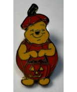 Disney Winnie The Pooh Pumpkin Halloween Trick or Treat 2005 Pin - $277.00 MXN