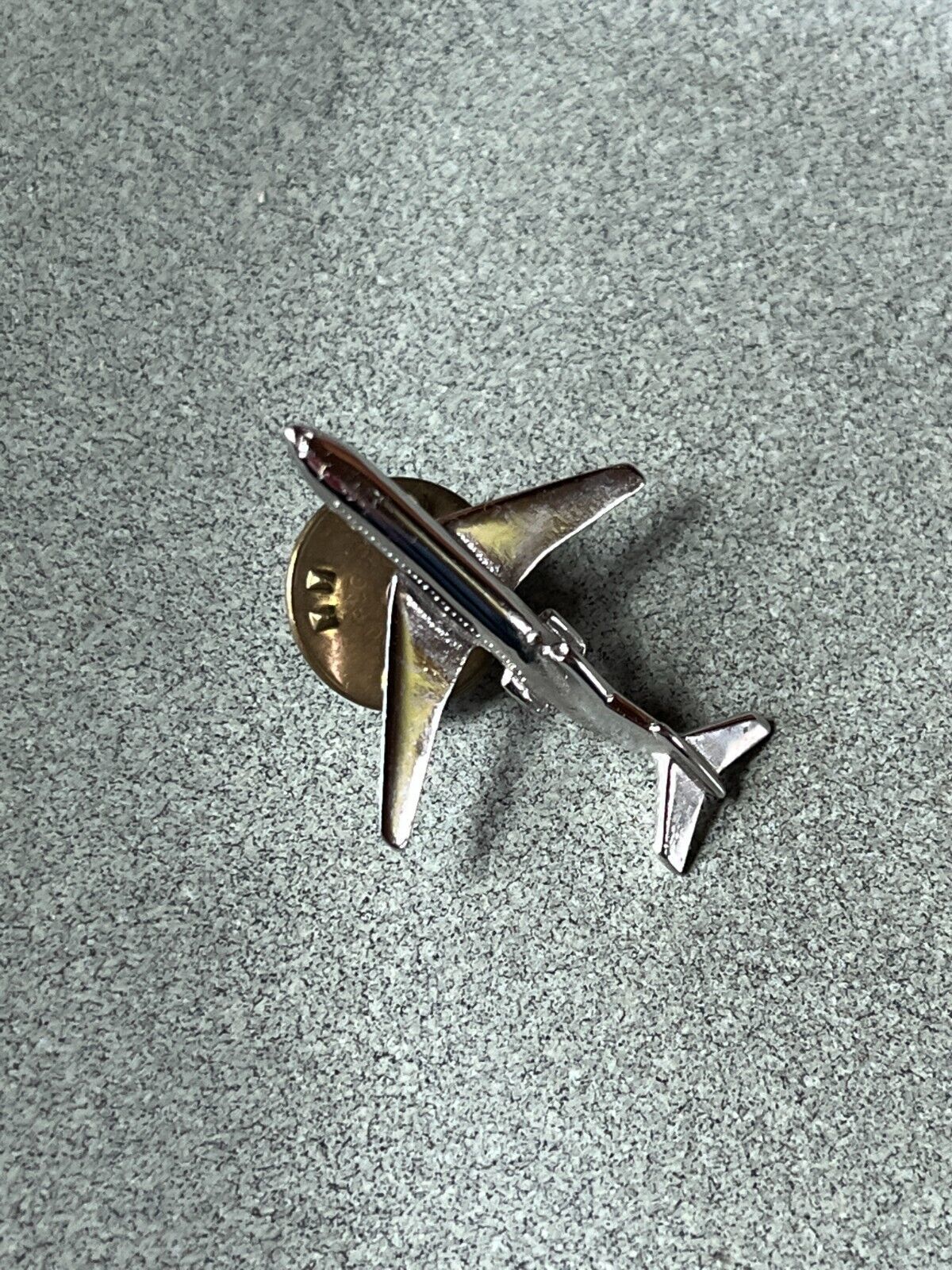 Primary image for Vintage Simple SIlvertone Dimensional Commercial Airplane Jet Lapel or Hat Pin 