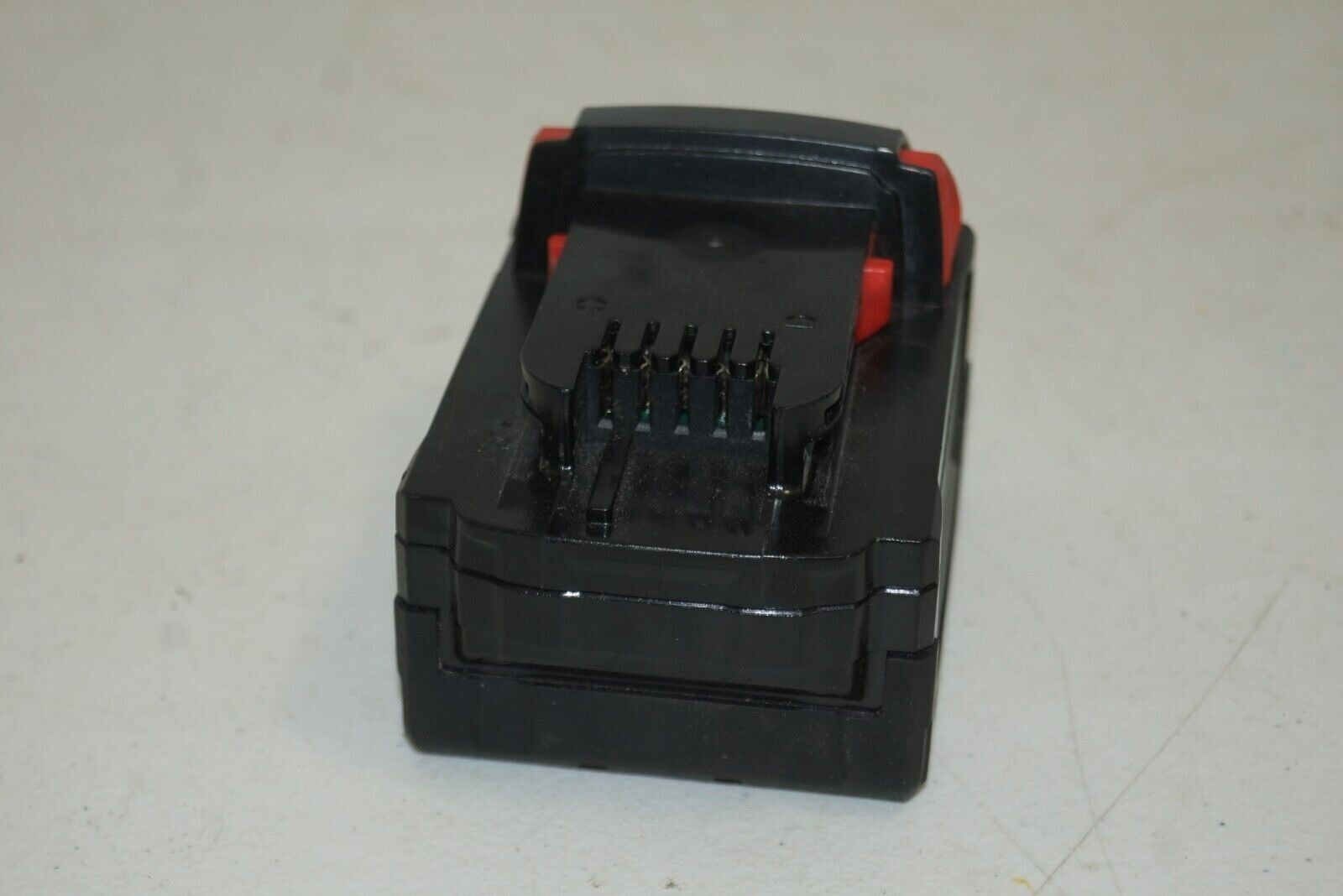 FOR PARTS NOT WORKING - Milwaukee 48-11-1828 M18 Red Lithium-Ion 3.0 Ah Battery Item image 7