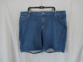 Lee jean shorts  curvy fit Modern Series  walking  26W dark wash inseam 9&quot; - £10.13 GBP