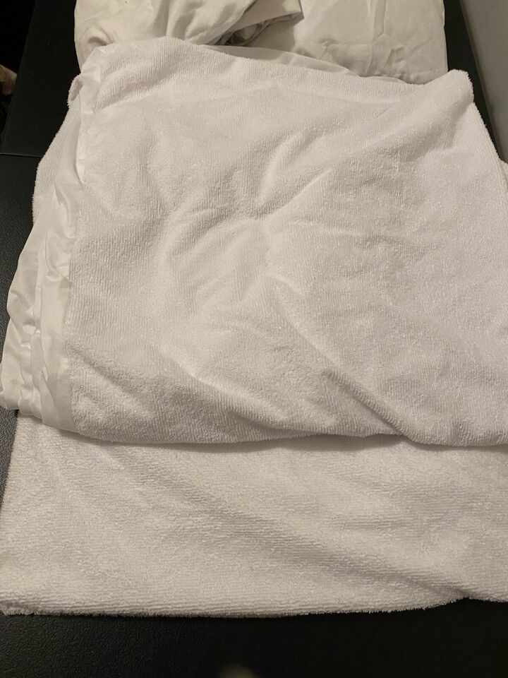 Two Single Mattress Covers Unbranded - $11.76