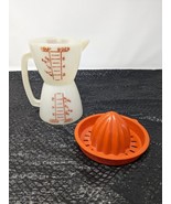 2 pc Vtg Tupperware Double Sided 8oz. Measuring Cup Hourglass Wet/Dry + ... - £7.88 GBP