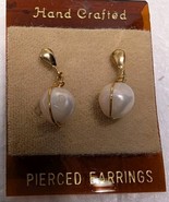 Vintage Drop Dangle Earrings Gold Tone Bird  cage Faux Pearl White New - $187.98 MXN