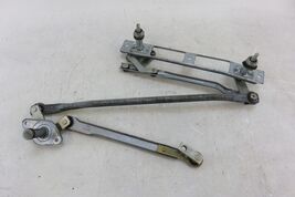 Mercedes R107 560SL 380SL windshield wiper motor linkage - $2,390.85 MXN Mercedes R107 560SL 380SL windshield wiper motor linkage - $2,390.85 MXN