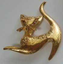 Vintage Signed MAMSELLE Cat Brooch Red Rhinestone Eyes 2.1/4&quot; x 1.3/4&quot; - £27.25 GBP