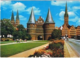 Postcard Hanbsestadt Lubeck Germany Blick auf St Marien Holstentor und S... - £2.84 GBP