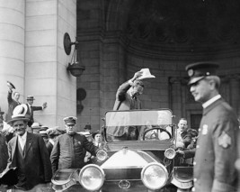 Former President Theodore Roosevelt in car at Union Station Wash DC Photo Print - £6.91 GBP+