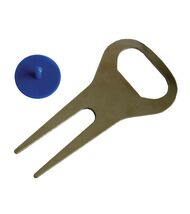 The Golfers Club Collection Metal Pitchfork and Golf Ball Marker Set. - $3.97