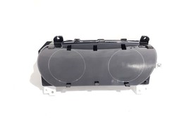 Gauge Cluster Speedometer Small Scratches PN 94001-3T040 OEM 2015 Kia K900 - $559.81 MXN