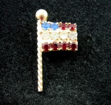 Rhinestone American Flag Lapel Pin Brooch Vintage Goldtone Red White Blue 1 1/8&quot; - £10.17 GBP