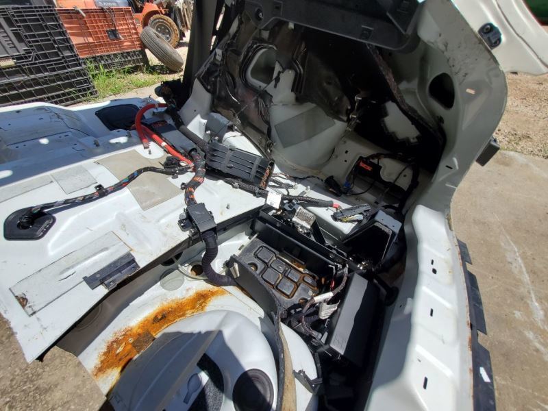 2017 2018 2019 2020 2021 2022 Maserati Levante OEM Right Rear Quarter Cut Panel  Item image 9