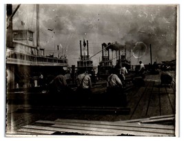 Vecchia Fotografia Steamships che Arrivano Presso Porta - £35.46 GBP