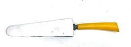 BURNS MFG. CO. BUTTERSCOTCH BAKELITE SERRATED-STAINLESS PIE CAKE Server 10&quot; - $13.86