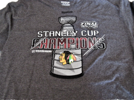Reebok Chicago Black Hawks NHL T-Shirt Men&#39;s Size XL Hockey Stanley Cup Champs - £8.43 GBP