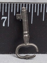 Vintage Skeleton Key Pendant jds - $13.85