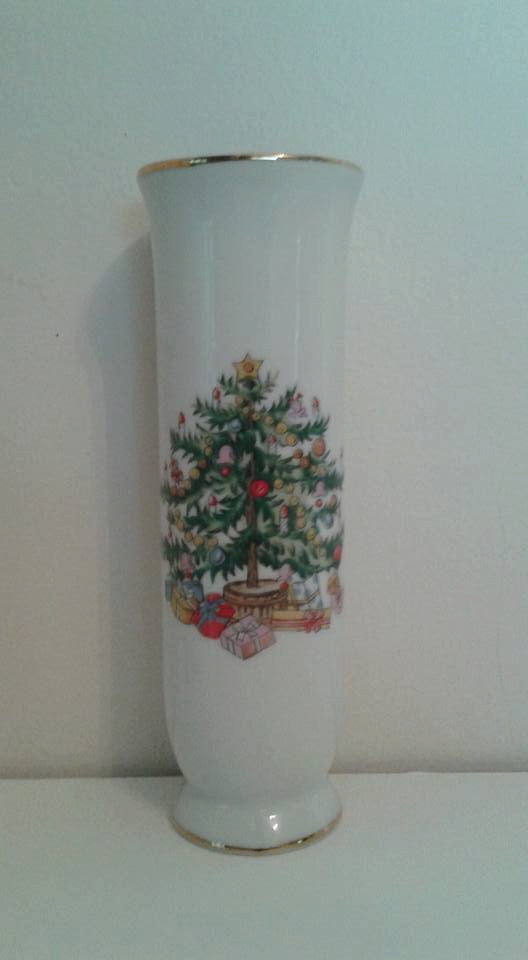 Lefton Christmas bud vase vintage - $18.25
