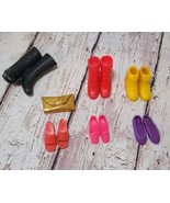 Lot Of 6 Barbie Shoes &amp; Boots + 1 Clutch Purse Vintage - $18.69