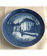 Royal Copenhagen 1975 Christmas Plate The Queen&#39;s Christmas Residence - $34.16 CAD
