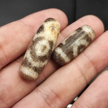 lote 2 Antiguo Indo Tibetano Multi Ojos Piedra Dzi Bead Amulet - $580.05 MXN